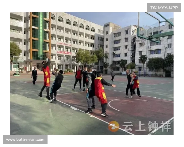 潜江夏季篮球联赛中年组本土企业队上演激烈攻防战精彩纷呈 潜江夏季篮球联赛中年组本土企业队上演激烈攻防战精彩纷呈